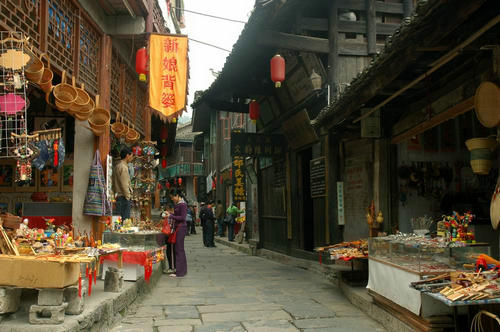 E線(xiàn)：張家界、猛洞河、芙蓉鎮(zhèn)、黃龍洞經(jīng)典四日游（純玩）